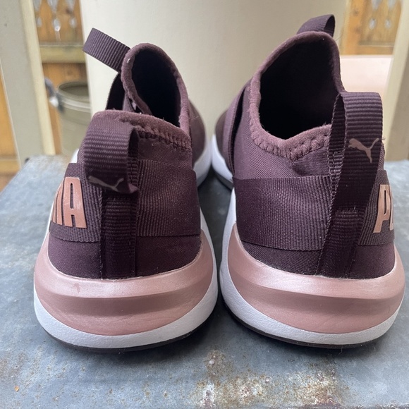 Women's Maroon Puma Sneakers Size 8 - Picture 6 of 6